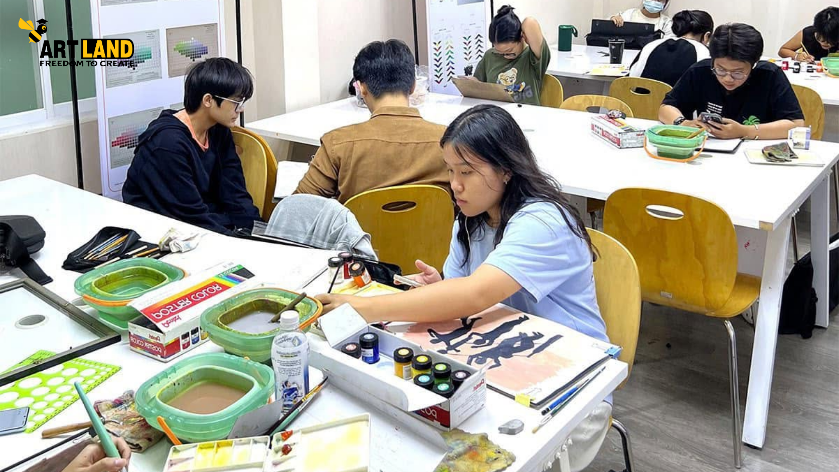 Chương trình học, sửa bài và theo dõi tiến độ tại Art Land