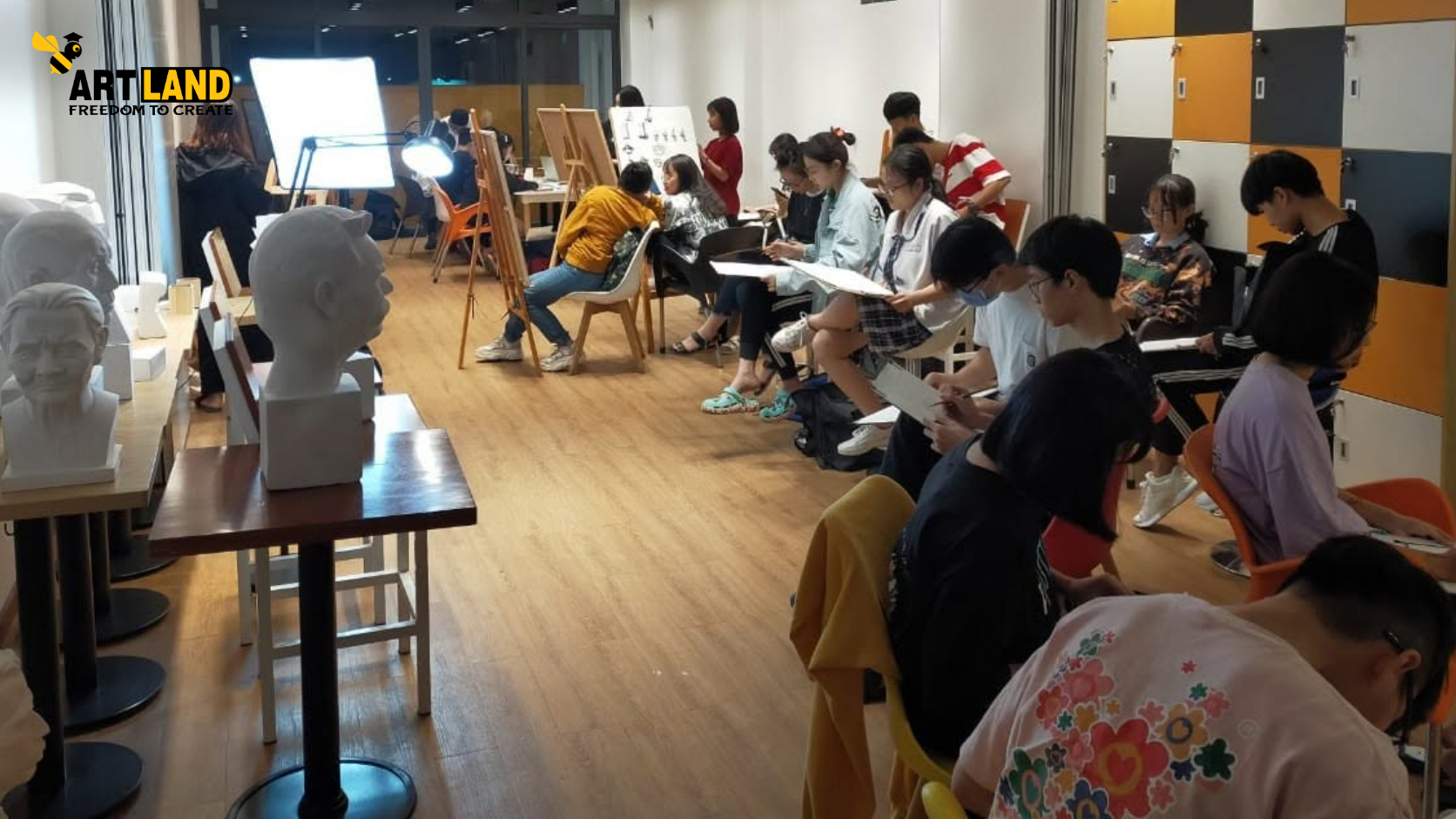 khóa học luyện thi vẽ Art Land