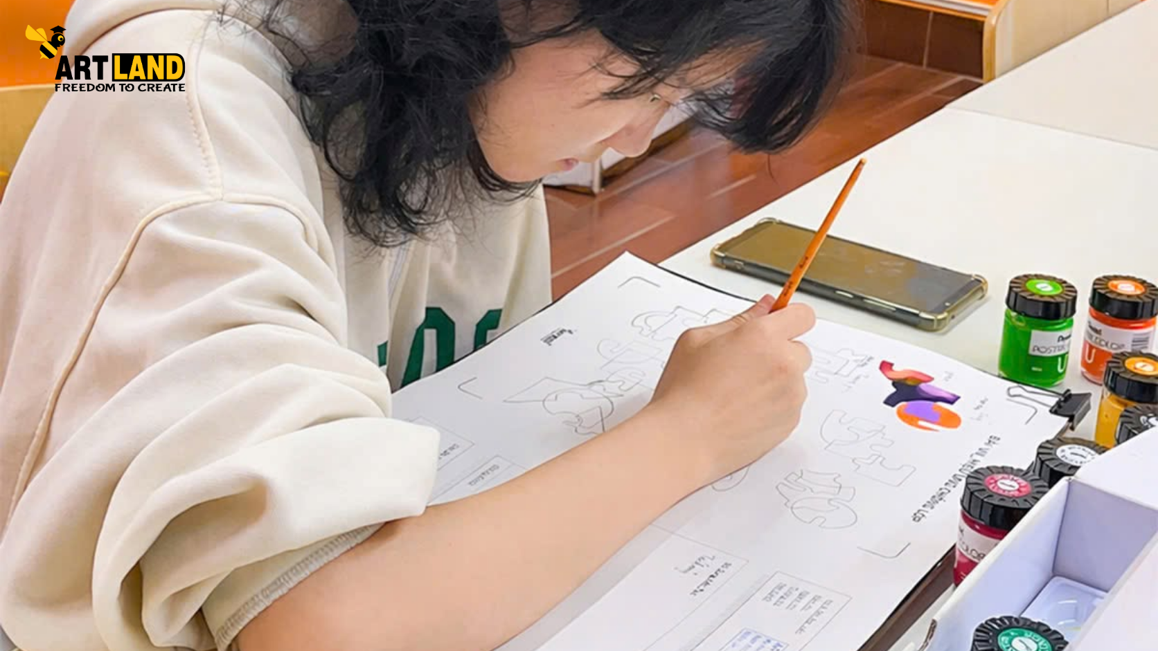 Kết hợp tự học với lớp luyện thi vẽ giá rẻ